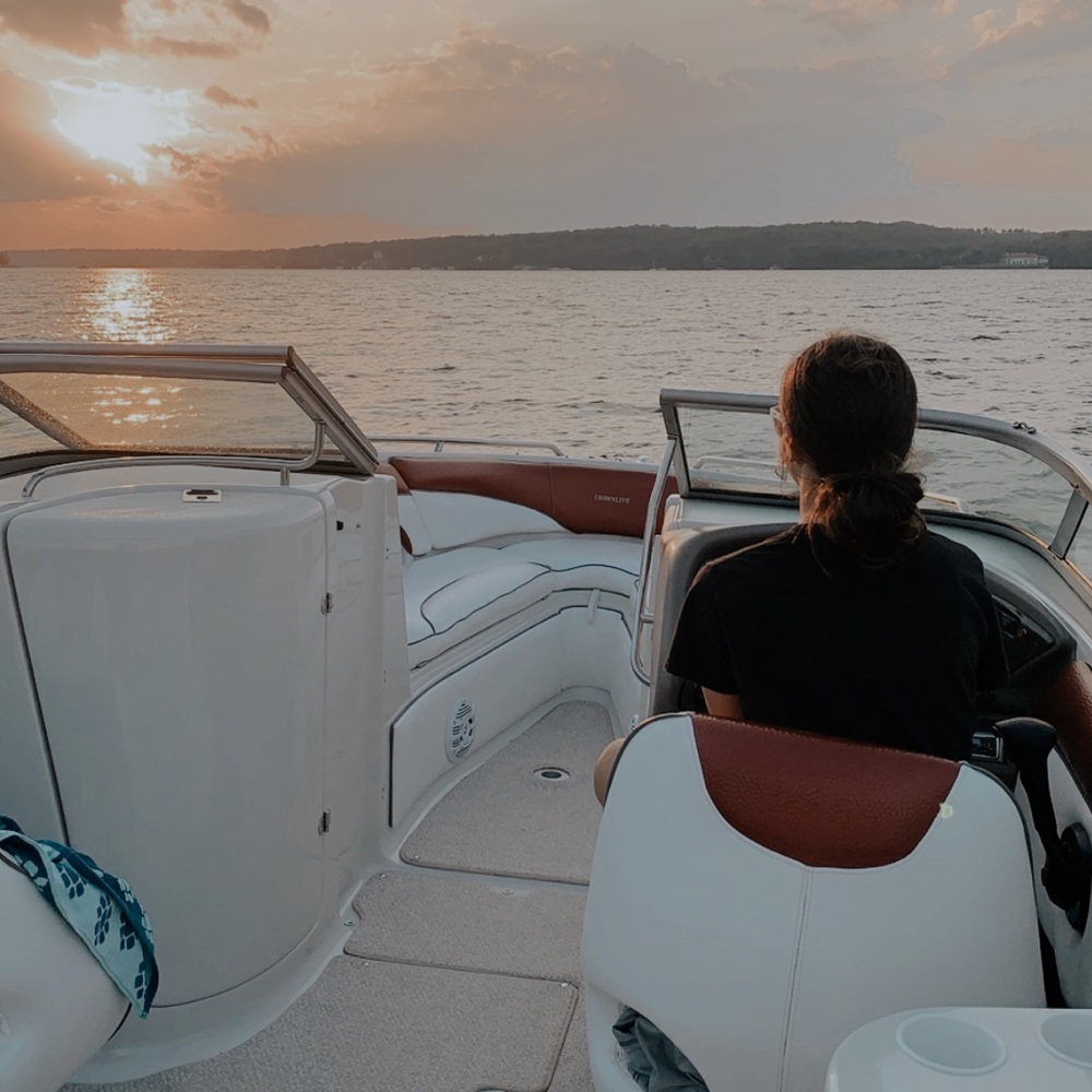 Meet your posher Brooke!